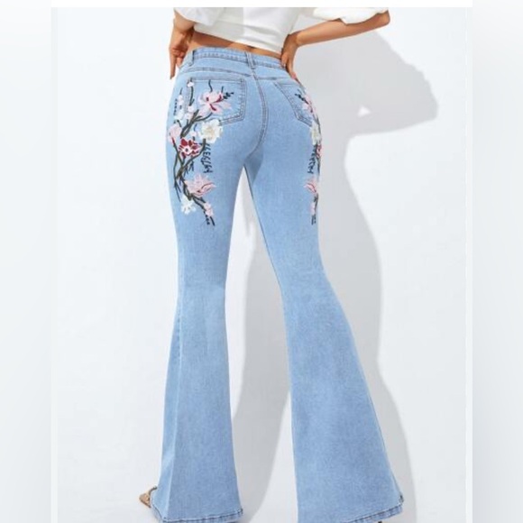 Embroidered Flared Jeans 🌸🌻 - Picture 1 of 5
